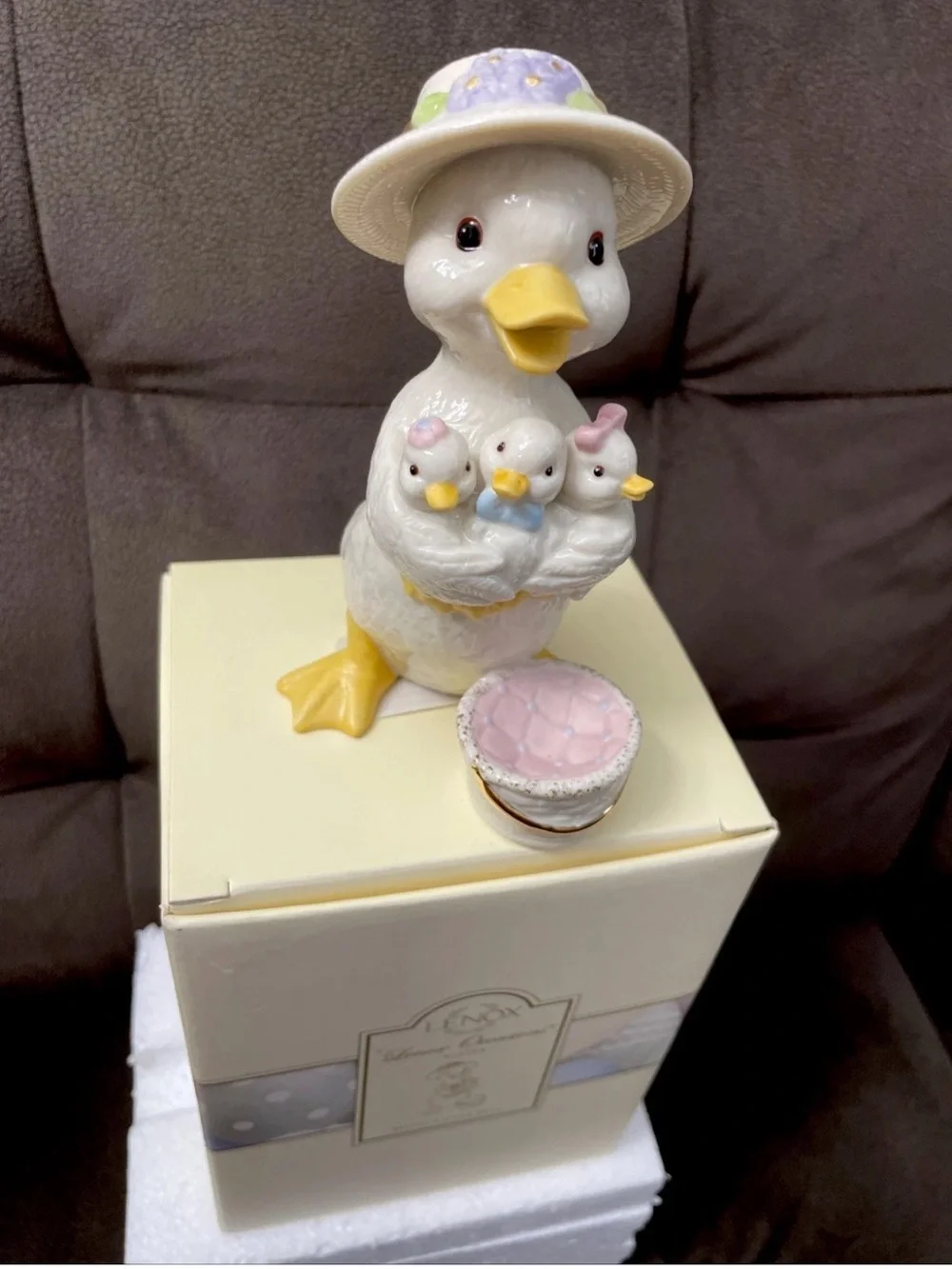Lenox Occasions Easter HAPPY EASTER HUG Porcelain Duck 5” - SKU # 805459 - NIB!